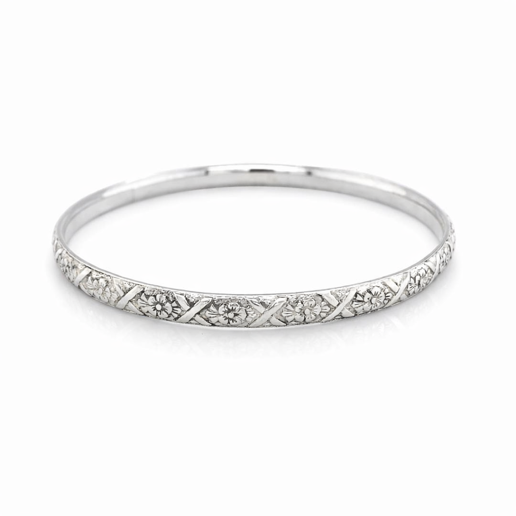Silver flowers comfi-fit bangle