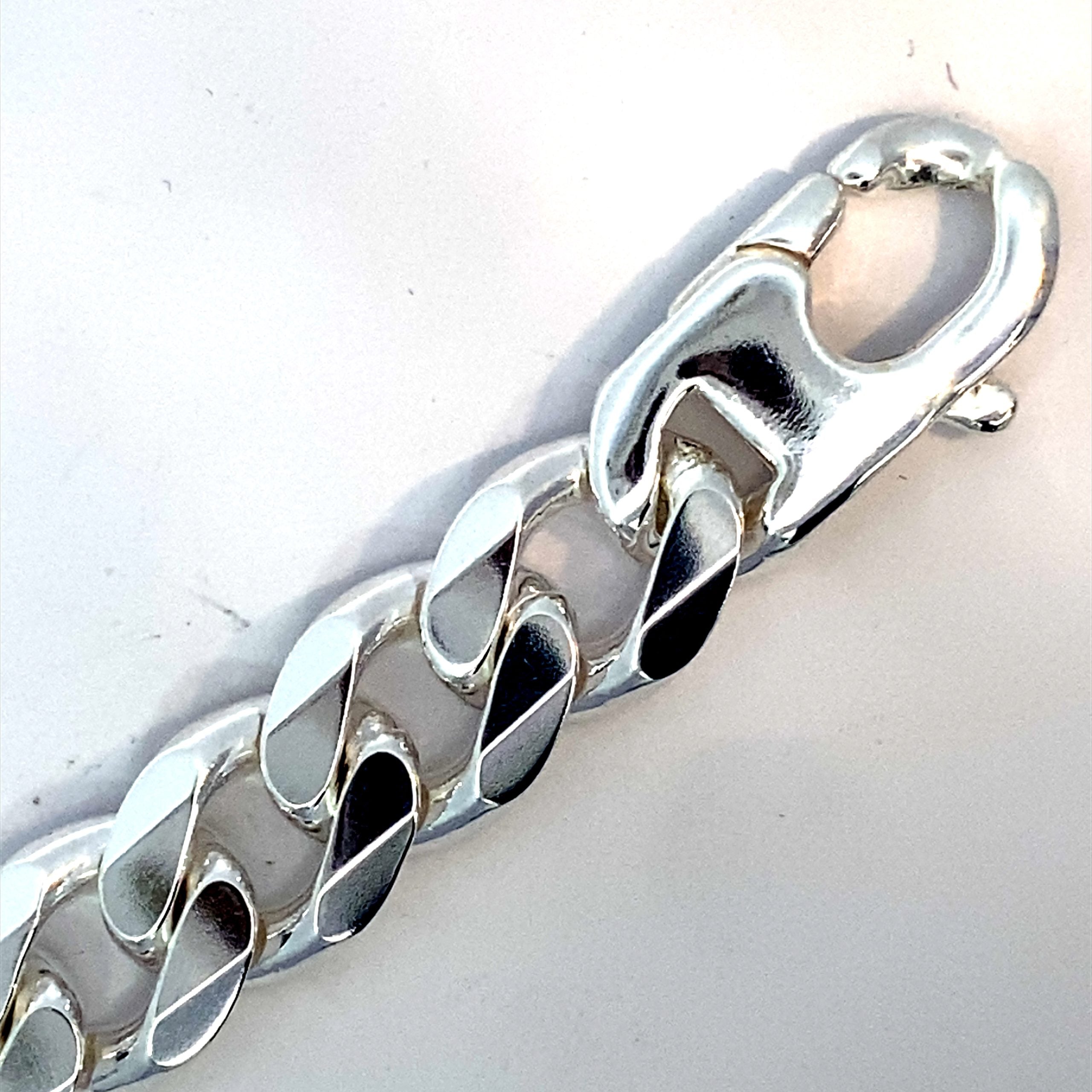 SILVER BEVEL EDGE BULKY CURB BRACELET